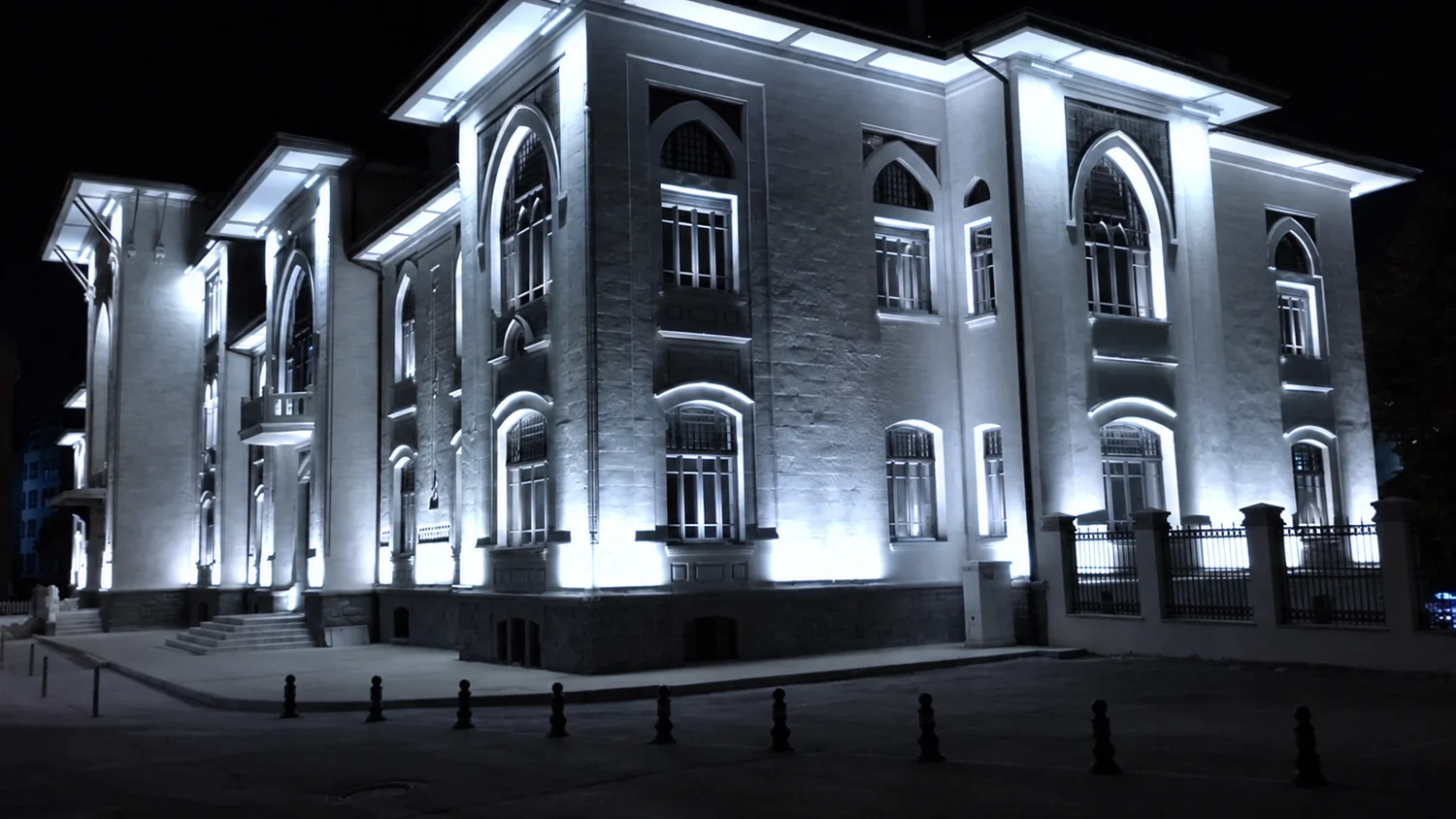 Cephe aydınlatması için örnek uygulama